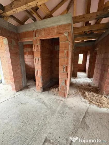 Casă cu 3 camere cu Teren 470 Mp în Tăuții-Măgherăuș