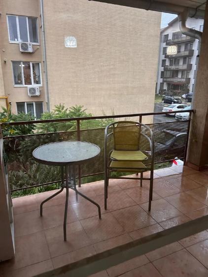 Apartament cu 3 camere decomandat în Florești