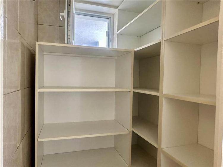 Apartament cu 3 camere decomandat în Aeroport