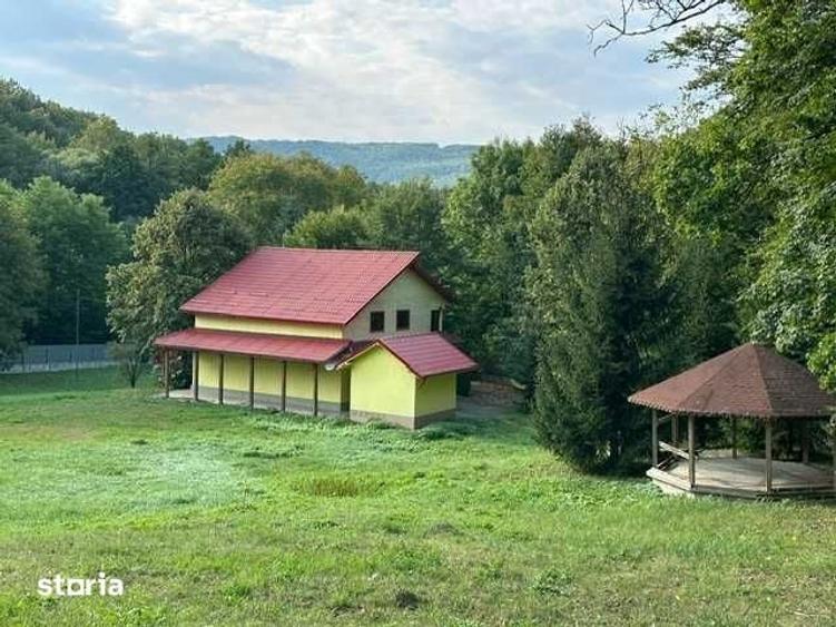 Casă cu 3 camere cu Teren 240 Mp în Răcoasa