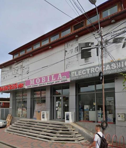 Spațiu comercial, de 600 mp, în Exterior Vest