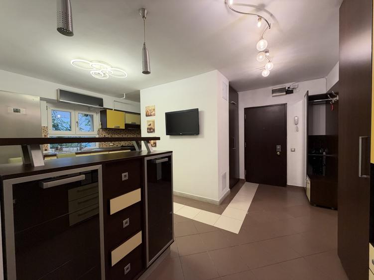 Apartament cu 3 camere decomandat, mobilat în Calea Călărașilor
