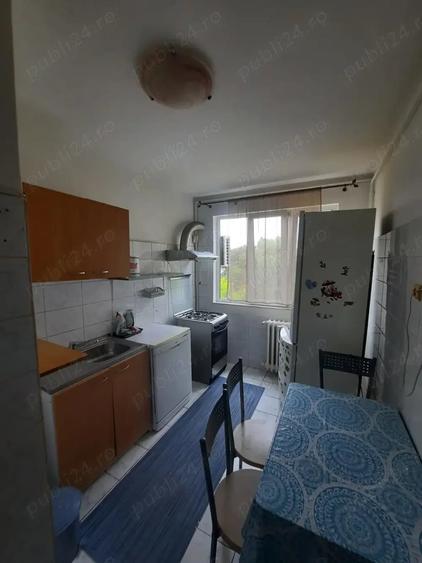 Apartament cu 2 camere semidecomandat în Apusului