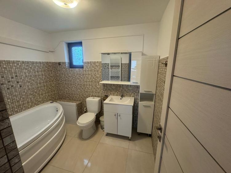 Bucium - Visan , centru , vila insiruita , garaj , libera - 11