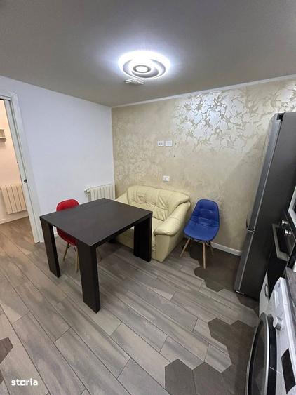 De inchiriat apartament cu 2 camere decomandat,zona ultracentrala 300e - 3