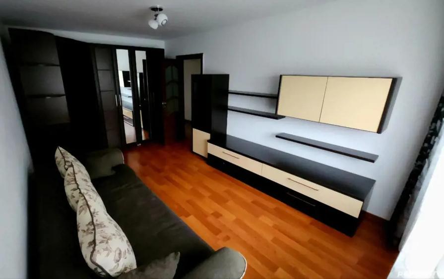 Vand schimb apartament 3cam in Roman-Str.CuzaVoda - 3