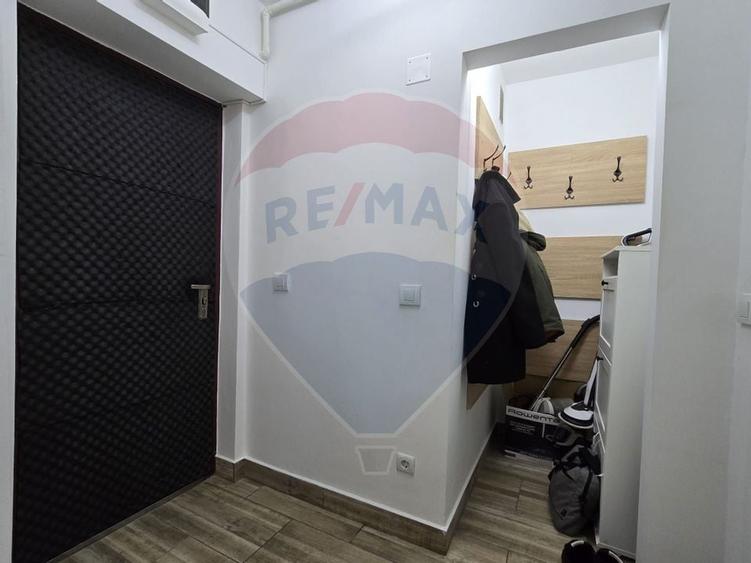 DE VANZARE Apartament 2 camere RENOVAT 2024 - 25