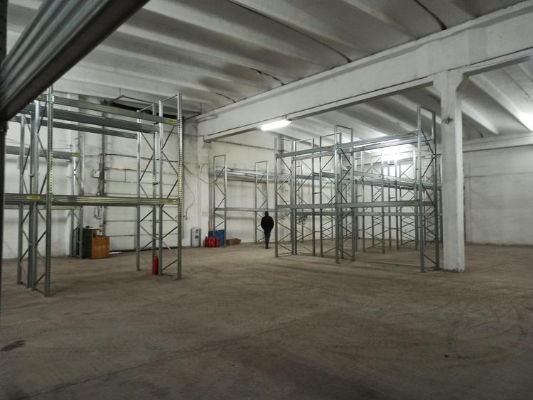 Centura Sud -spatiu depozitare 400 mp - 2