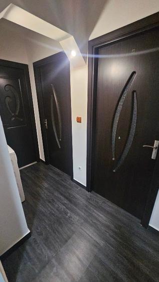 Vând Apartament 3 Camere ,Confort 1 - 12