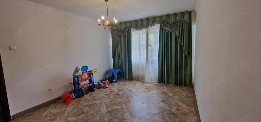 Faleza Nord 3 camere decomandate, etajul 1. - 6