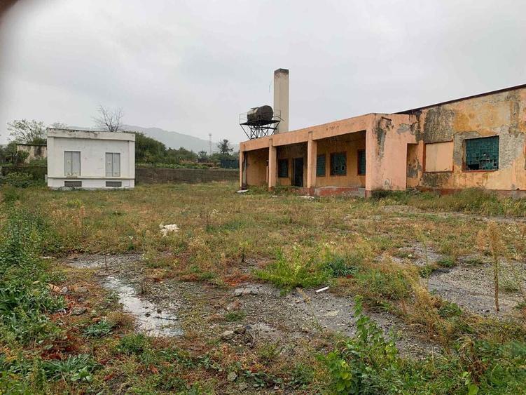 Se vinde / se inchiriaza Hala/Spatiu Comercial - 2