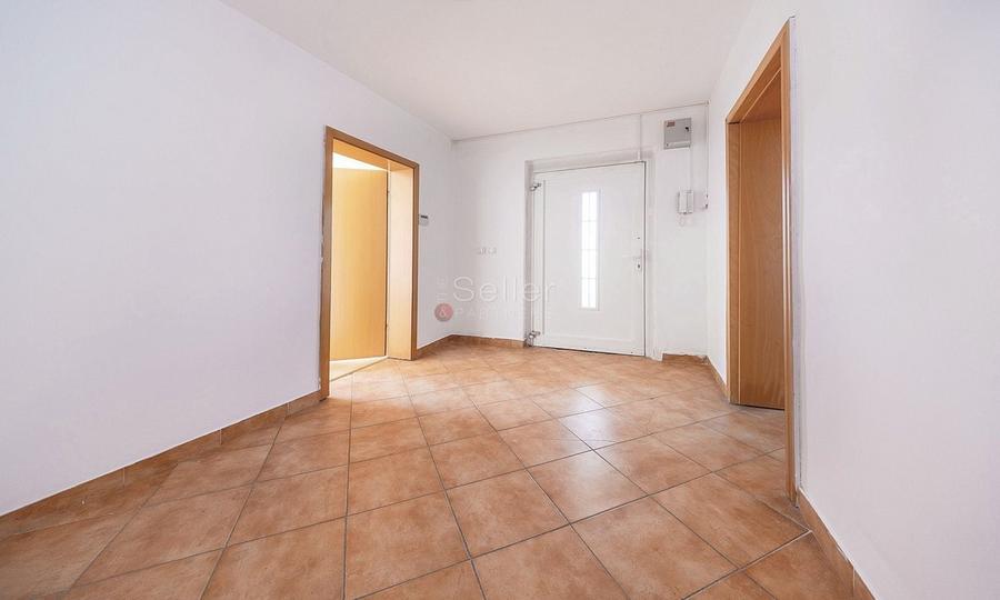 Platformă industrială cu 2 hale și sediu administrativ – teren 3.871 m - 8