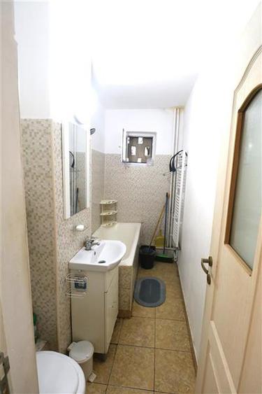 Apartament 3 camere , centrala proprie , zona Take Ionescu - 8