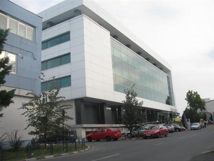 Cladire de inchiriat pretabila clinica sau spital , de la 977 mp - 1