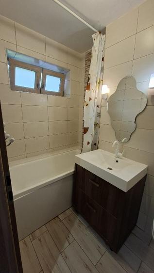Apartament 2 camere complet renovat, Podu Roș 53 mp, etaj 1/10 - 12