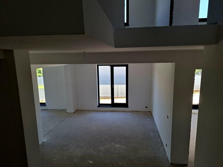 Casă / vilă Mărăcineni / Argeș , finisaje moderne ! - 8