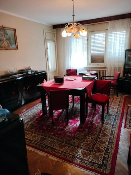 Apartament cu 4 camere la etajul 1/3 in bloc construit in asociatie,220.000 € - 1