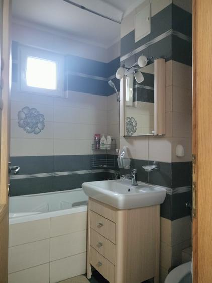 Apartament cu 3 camere de închiriat , zona Centru-Bd. Tomis - 7