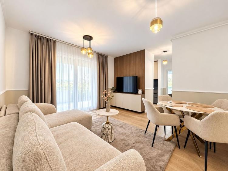 Apartament cu 3 camere semidecomandat, mobilat în Florești