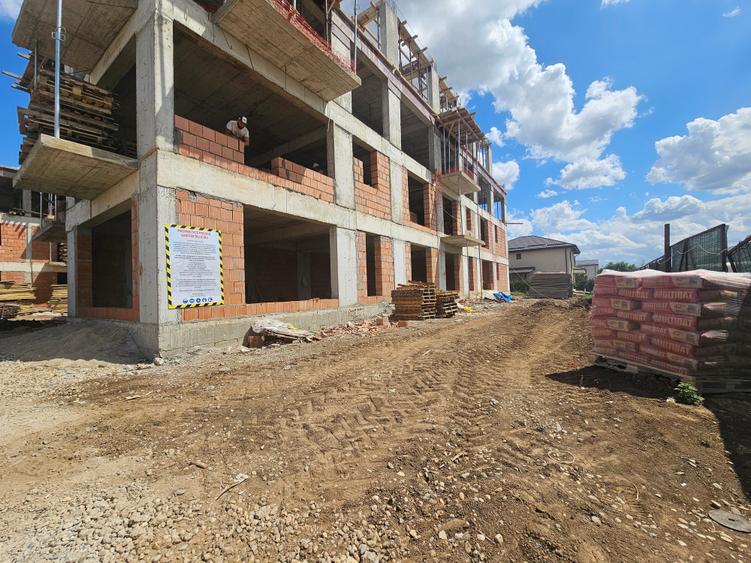 Spatiu Comercial stradal 120 mp | De Inchiriat | 10 locuri de parcare - 1