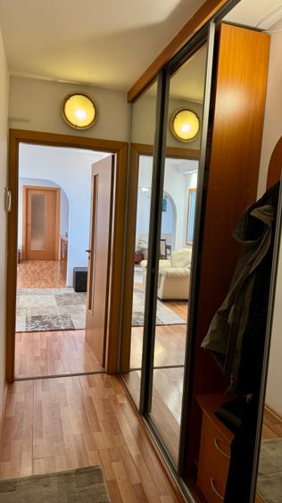 Vis avis cladire CEC, bloc 1980, unic, f. rar in piata - 7