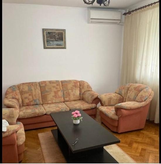 Apartament 3 Camere,Favorit,Amenajat,mobilat,utilat,complet - 1