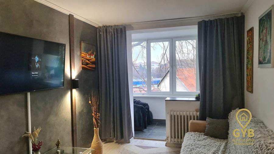 Apartament cu 2 camere,  renovat, etaj 2,  strada Iza - cu loc de parcare - 1