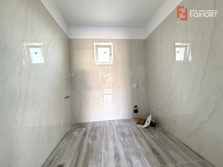 Casă individuală cu 3 camere cu Canalizare în Sânandrei