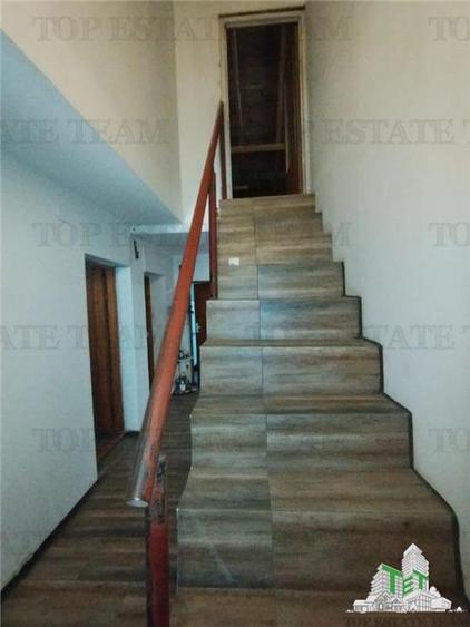 Vila 7 camere- 300 mpu+ curte 2000 mp- Giulesti- Sector 6 - 10