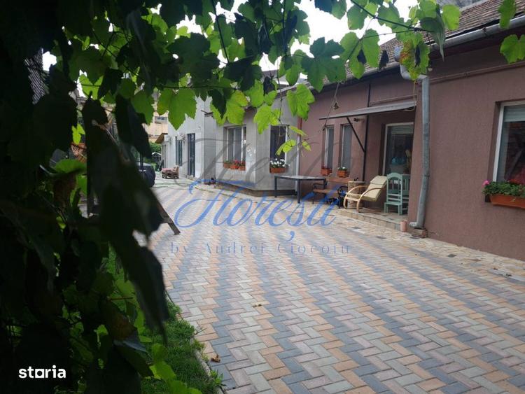 Casa 4 camere ,100 MP + Spatiu Comercial 100 MP, Zona Intre Lacuri, Cl - 3