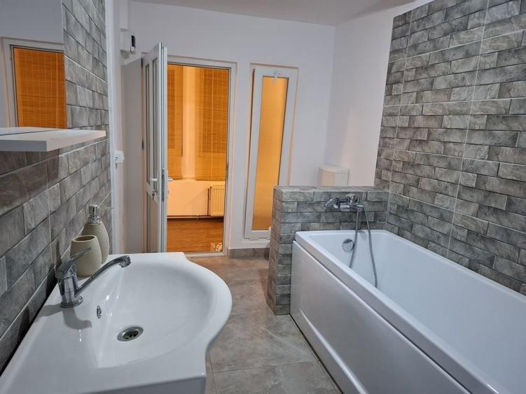 Casa de inchiriat - 8