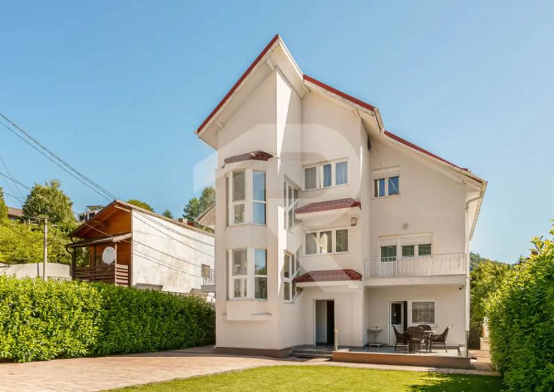 Vila de vanzare in Bu?teni 8 dormitoare, vedere dire - 15