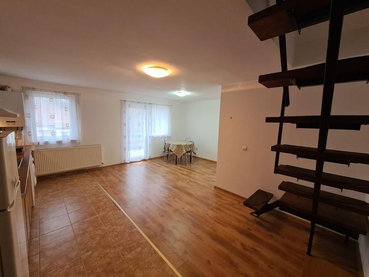 Apartament de inchiriat, 3 camere, la mansarda, decomandat Valea Aurie - 7