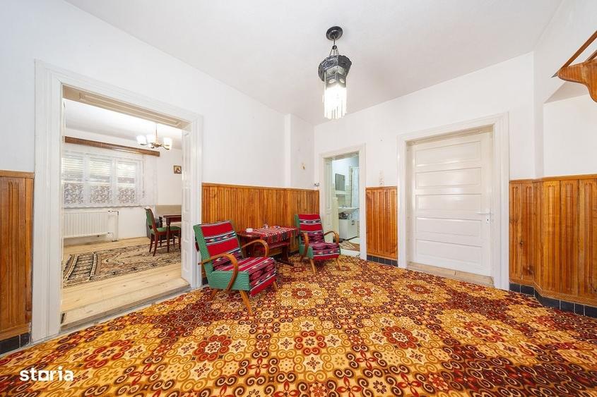 Casă cu 4 camere în Poiana Mărului