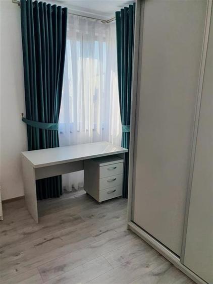 Apartament cu 3 camere semidecomandat, mobilat în Șelimbăr