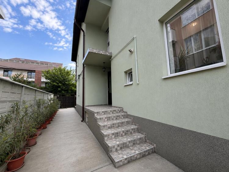Vilă 6 Camere || Curte Superb Amenajată | | Metrou Laminorului - 21