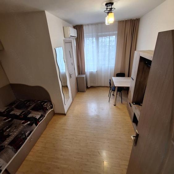 Proprietar inchiriez garsionera cf2 - 5