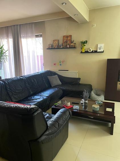 Locuință elegantă cu curte amenajată – parter + etaj, în spatele Pieței Delfinul - 30