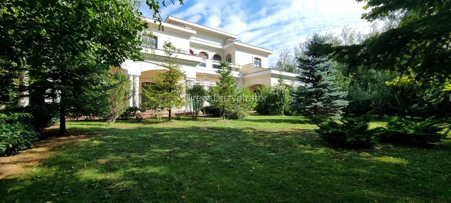 Refugiu Exclusivist – Armonie între Natură și Arhitectură