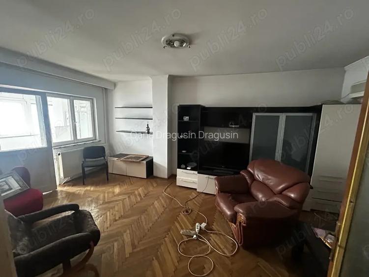 Apartament de vanzare 3 camere zona centrala