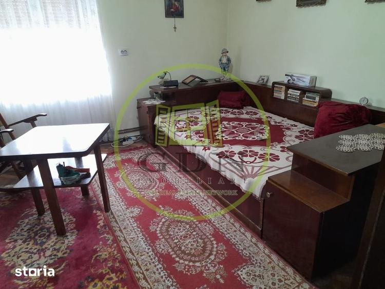 Apartament cu 2 camere decomandat, mobilat în Central