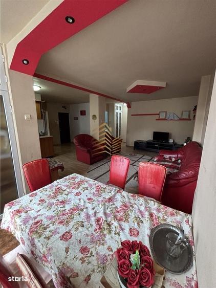 Apartament cu 3 camere decomandat în Ciupercenii Noi