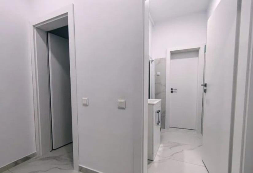 Birou, de 120 mp, în Delfinariu