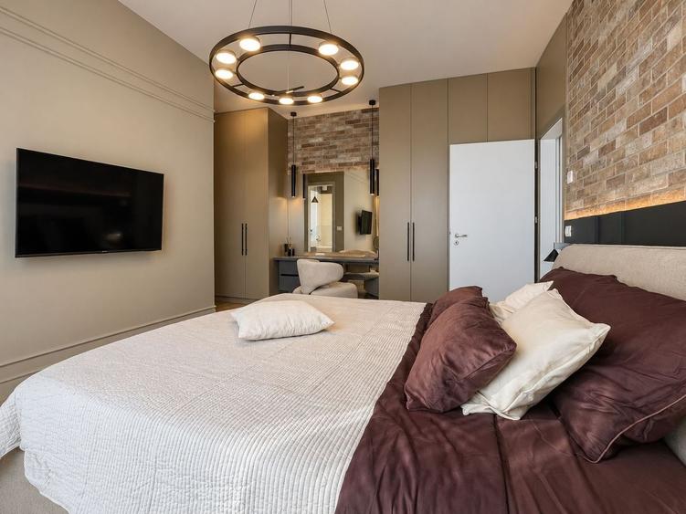 Apartament cu 3 camere decomandat, mobilat în Ultracentral