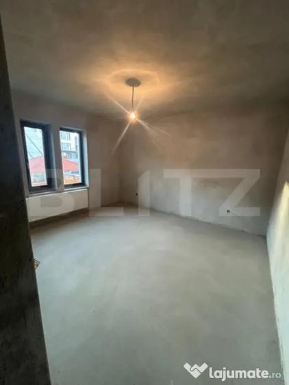 Casă cu 7 camere cu Teren 600 Mp în Micro 6