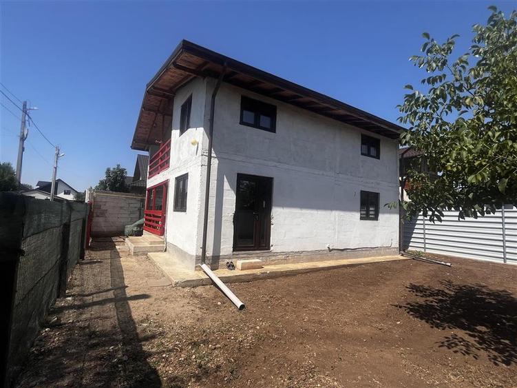 Casă individuală cu 4 camere cu Teren 300 Mp în Strejnicu