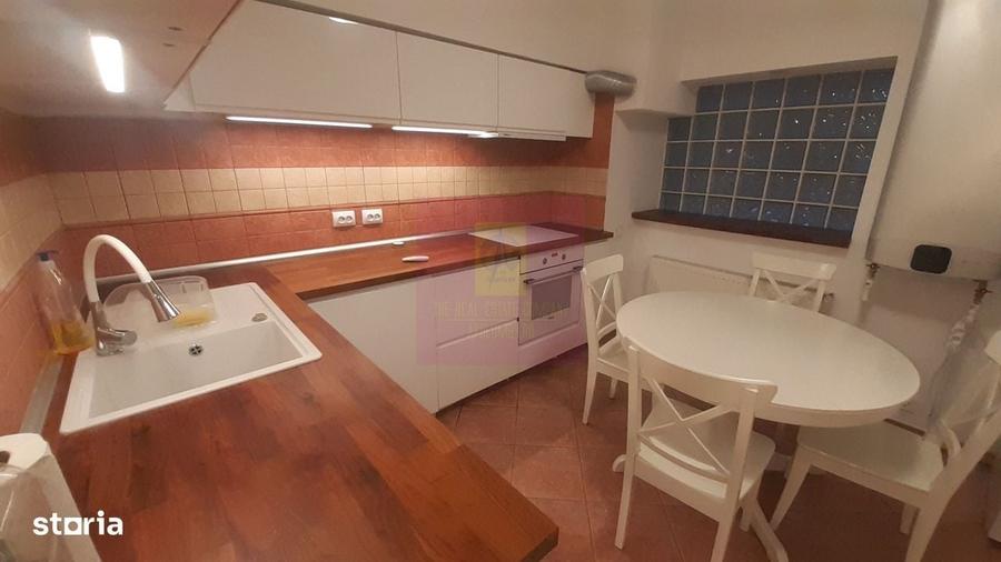 Apartament cu 3 camere în Romană