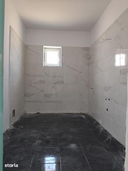 Casă cu 4 camere cu Teren 399 Mp în Crevedia