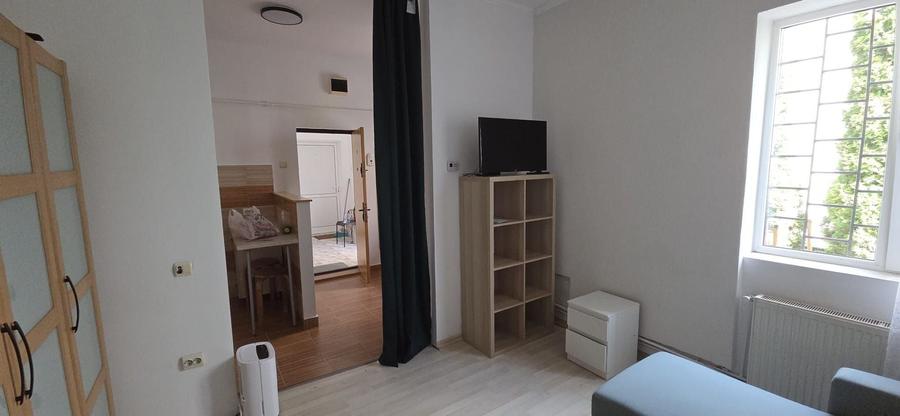 De inchiriat apartament cu o camera langa UMF - 3