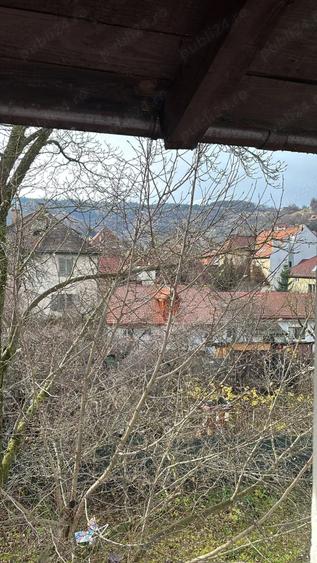 Apartament cu 2 camere semidecomandat în Schei